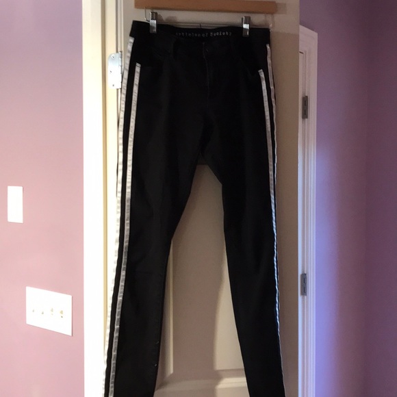 Jeans - Picture 1 of 3